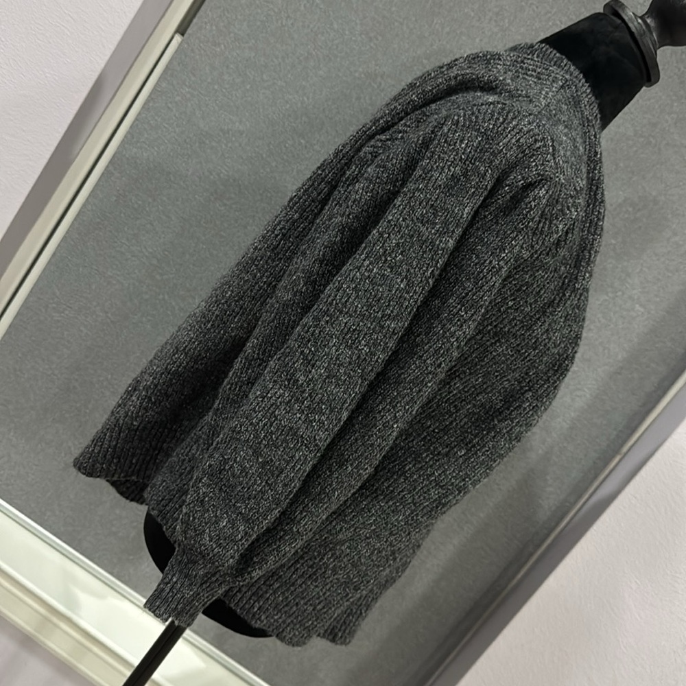 Sweater - Picture 3 of 4